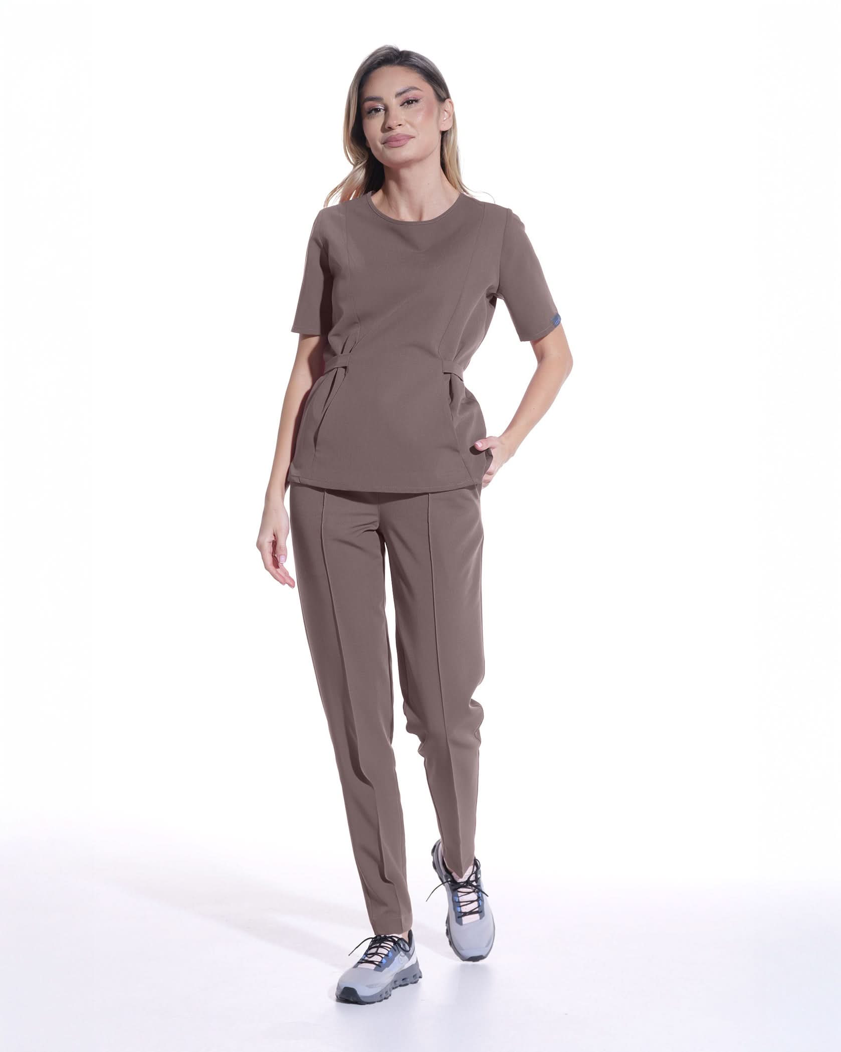 Bluza medicala THALYA mocha - 1zero1.ro