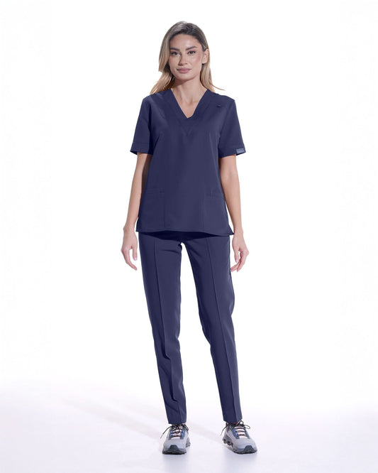 Costum medical clasic dama CLASIC navy - vedere frontala, set complet bluza si pantaloni